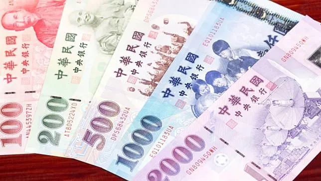 萬傳媒快訊:新台幣貶破32.6,創近八年新低